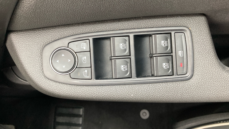 Renault Clio 1.0 TCe 90 Lutecia SE 5dr Petrol Hatchback